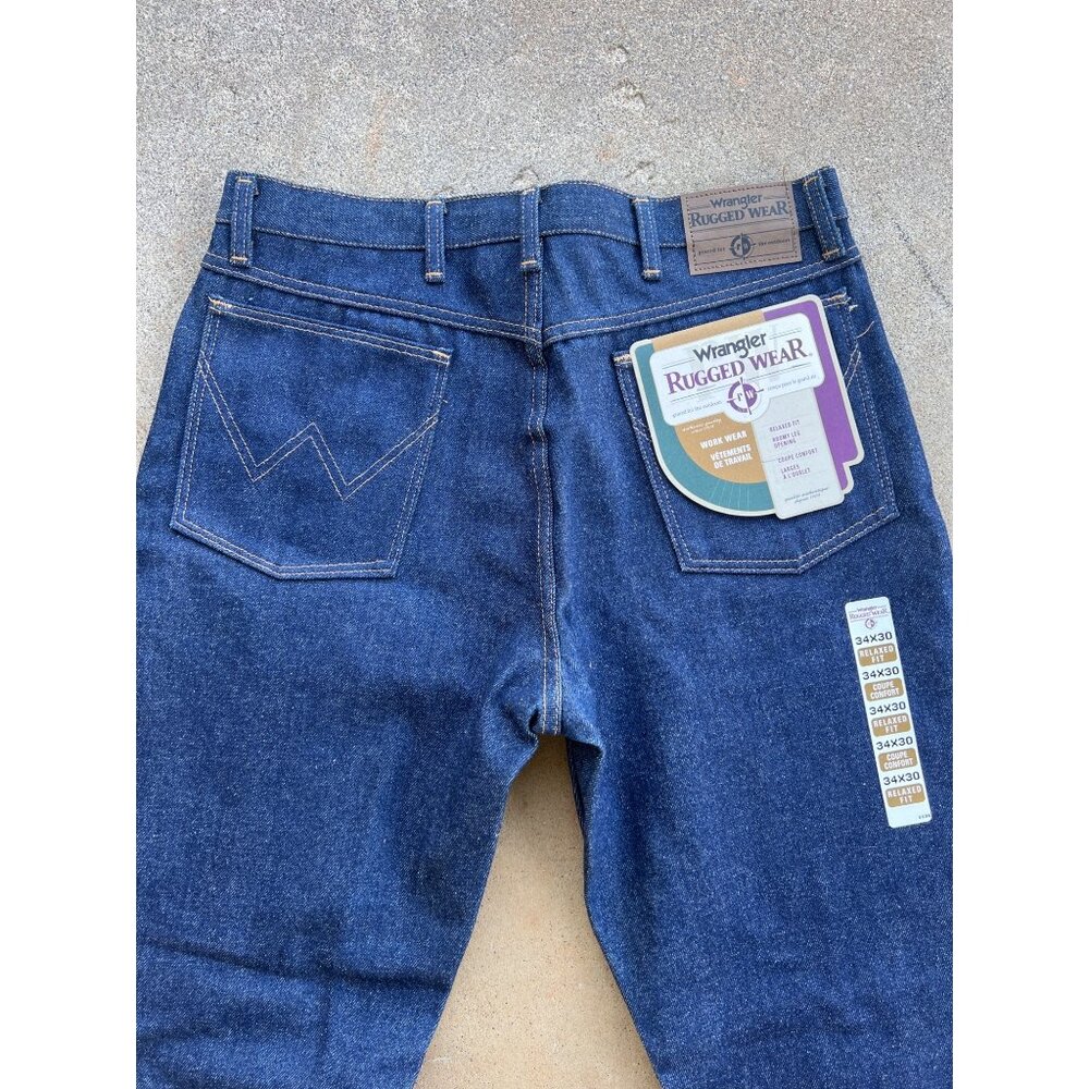 Wrangler Rugged Wear Mens 34x30 Blue Denim Jeans NWT R3